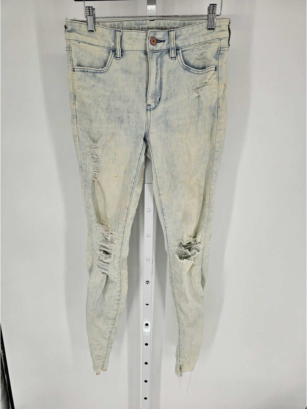 American Eagle Womens Sz 4 Hi-Rise Jegging Jeans Light Blue Distressed